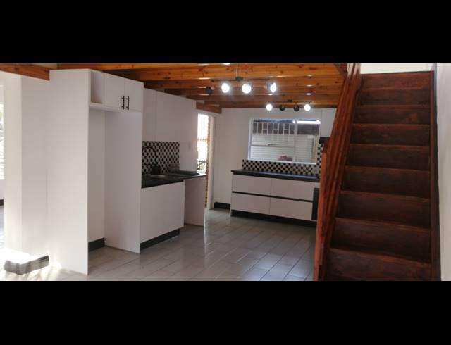 2 BEDROOM SIMPLEX RENTED IN SUNDOWNER